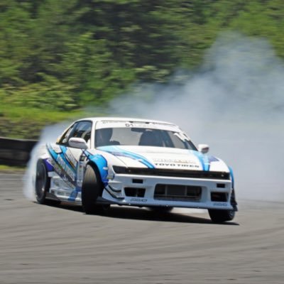 Drift撮影の好きな中年のおっちゃんです。 通常は土日祝の休み 繁忙期は日曜日のみ休み 今までの行ったサーキット 菅生・エビス・つくるま・日光・モビリティリゾートもてぎ（ツインリンクもてぎ)・富士スピードウェイ・ZY・名阪スポーツランド・鈴鹿・鈴鹿ツイン・岡山国際