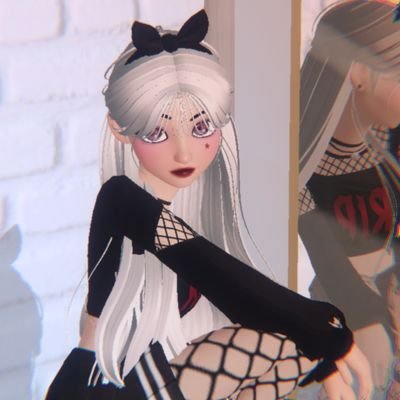 Adahahahah's profile picture. 21 y/o
. I'm in love with a fairy tale .