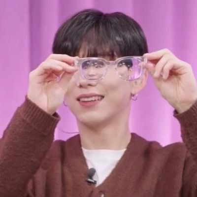 parkchunsic's profile picture. 🙄