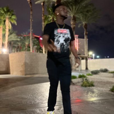 Finest chocolate 🍫 NIGGA In LA 🏝️🎡