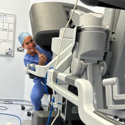 Post-CCT Robotic Fellow, Royal Surrey County Hospital. Pelvic Oncology. FRCS(Urol)