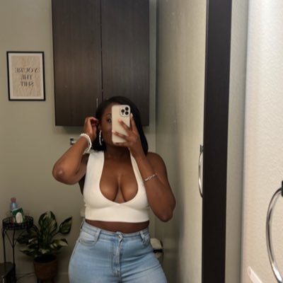 edinamk_'s profile picture. 