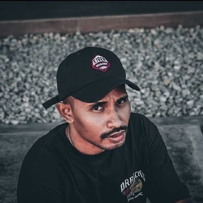 RianTalakua's profile picture. Pengajar