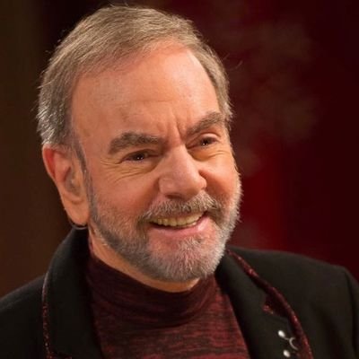 This is the official Neil diamond Twitter page. All Tweets are from Neil Diamond personally.