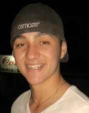 Darlan Rachid ,19 anos, Demolay, Santista de Coração, Capricorniano, Paranaense, Solteiro, Católico,Sincero. Curto Muito  (S.U) SERTANEJO UNIVERSITÁRIO.