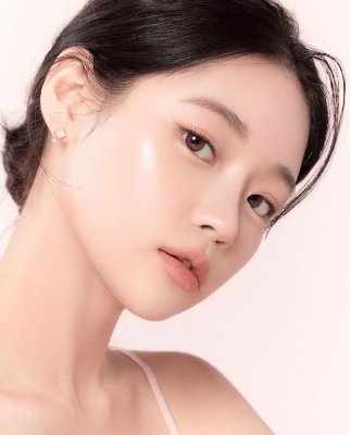 A beauty enthusiast sharing my favorite finds & tips. Join me on my beauty quest!
#beautyobsessed #beauty #beautytips #beautyinsider #beautysecrets