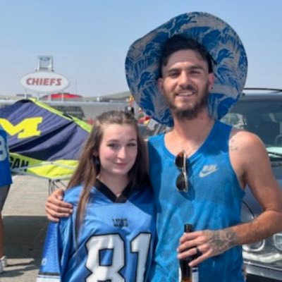 Die hard Detroit Lions fan 🦁 // season ticket holder just tweeting my thoughts and updates on the Honolulu blue // #Onepride