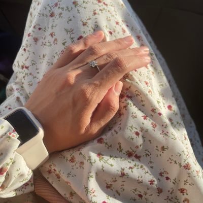 aniefada's profile picture. 🌷🌷
