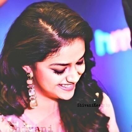 @KeerthyOfficial Akka's Lil Sis🙈 @actorvijay #SK | Future Actress💃| Editor🖌| Amma Chlm💕| My Everything is #Kitty😘 Admin- @Keerthy_Updates & @NykeDiaries ❤