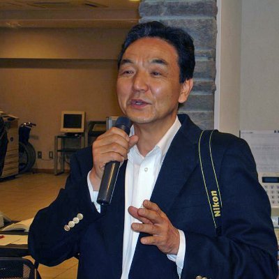 秦野市南が丘在住　Uターン転職　３８歳で地方公務員（東京都世田谷区役所）を退職　㈱タウンニュース社印刷部・出版部に勤務　秦野市議会２０１１年初当選　現在４期目 　総務常任委員会委員　市議会改選後の2023年９月に桑原昌之氏（１期）田中めぐみ氏（１期）と会派「ともにつくる秦野」を結成。同年１０月に原 聡氏（２期）が合流。