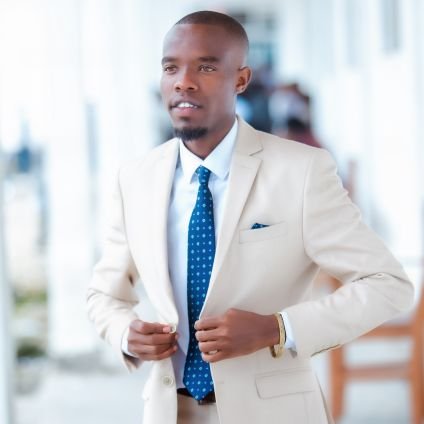 ShemaNzungu1's profile picture. Journaliste