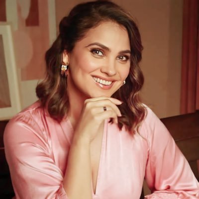 Lara Dutta Fanclub. Instagram: 'laraduttafc' Follow Lara on Twitter @LaraDutta ♥ She follows us :)