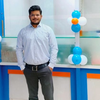 Banker 🏦,
Mechanical Engineer 👷♂️,
Youtuber 📺,
Sidharth Shukla's Fan 😎