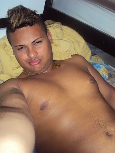 Se não brilha mais, não insista. Lâmpada queimada não se arruma. Se troca por outra.