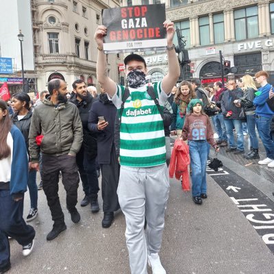 Socialist ✊🏻 Scottish independence 🏴󠁧󠁢󠁳󠁣󠁴󠁿 Celtic FC 🍀 Racists, capitalist bootlickers & genocide apologists not welcome. #AuDHD. Free Palestine 🇵🇸