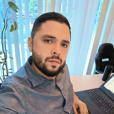 wrivas927's profile picture. 