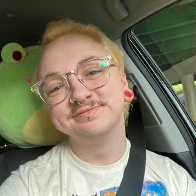 Queer. (24) Archaeologist. Grad student. EDS. Mentally ill. Disabled. Squishmallow enthusiast.