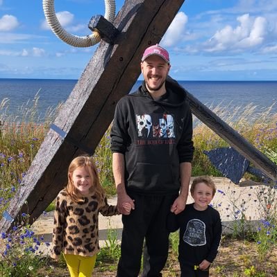 Scottish author 🏴 Father of 2 wee terrors 👧🏼👶🏼 Hoarder of books 📚 (insert fourth interesting fact here)