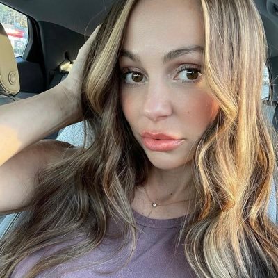 felixjay129's profile picture. Am available for sex hookup and erotic body massage if you are interested text me here or https://t.co/qCi4E1I4zt