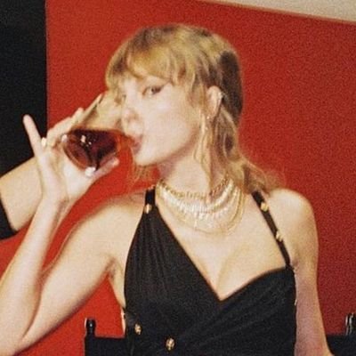 She/her
In Love with inspiring women 💜
Lara Fabian - Brianne Howey - Eliza Taylor - Vera Farmiga - Zazie - Taylor Swift - Itziar Ituno