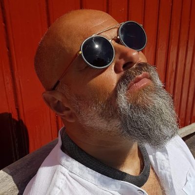 🇳🇴 The Norwegian Viking Artist | ⚒ GlassArtist | 🎨 #NFT Creator | 🌟 Collector 🚀 Creator of @GlazorsNFTs collection! 👁️ https://t.co/eWMoWFJ3hz