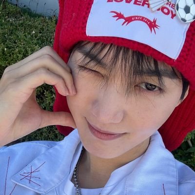 ONFiers's profile picture. why am i here ive never even listened to an onf song before