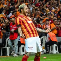 🦁 Arena'da Mauro İcardi ❤️💛🇦🇷 🦁 #Hedef25 (@sinan___y) 's Twitter Profile