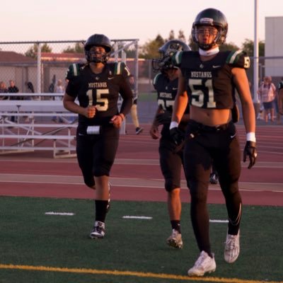 6’4 210 3 sport athlete🏈🏀🏃🏽 fb-D-end/OL bb-F/C Monterey trail C/O 25’ Contact: glennwhipper6@gmail.com tune in.      #NCAA ID# 2311171732