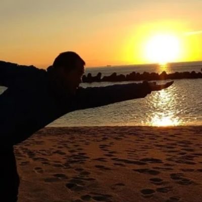 ヨガ歴8年。瞑想歴飛び飛びながら十年ちょい。ヌーソロジー歴2年。
霊性、日本的モノの精神、往還、そして身体🌟宇宙的に進化していくということはどういう事なのか。日本の隅っこに生息しながら思索中💫
https://t.co/zUqthaGRFg