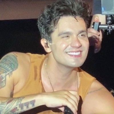 Quando se tem fãs como vocês o céu é o limite. ♥
oficializado por ele 26 de junho de 2011.
(Fan account ) 31/07/2015 ♥️💕