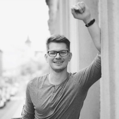 AdvokÔt, akciový investor, duŔà sportovec