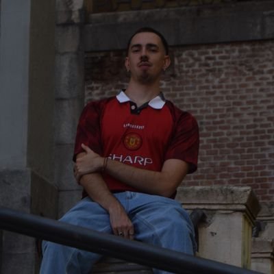 Soy del Manchester United 🔴👺pero a la vez también me encanta el Barça 💙❤️