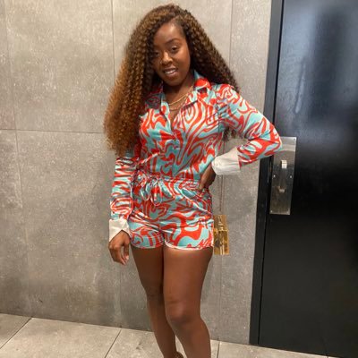 crystallografy_'s profile picture. ✨✨✨Multidimensional Free Spirit✨✨✨✨ 👩🏾‍🎨Artist ❤️lover IG/TT: @crystallografy_ #creativityisselfcare