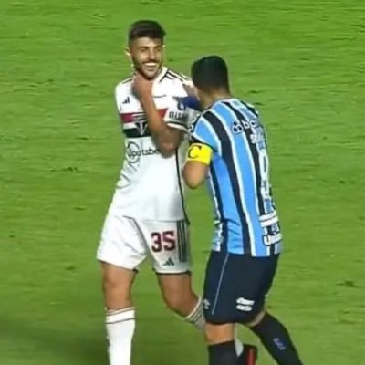 SPFC❤️🤍🖤 Bulls 🖤❤️ Dortmund 💛🖤 Especialista em falar merda de futebol e basquete. Aparentemente é o trikas