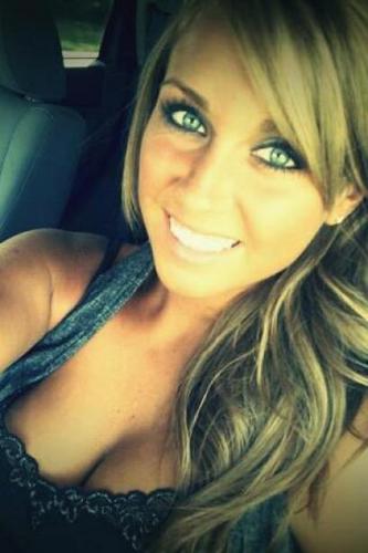 n1gxTeess_q's profile picture. I need some lovin on new years night... anyone wanna hook up? add me at http://go-u‌r‌l.in/692