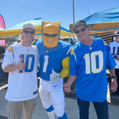 Chargers/Lakers fan from OC now in Idaho #BoltUp #BoltFam Member DHBC Idaho