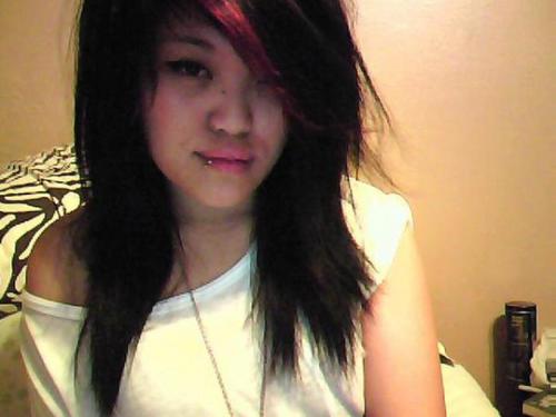 I need some lovin on new years night... anyone wanna hook up? add me at http://go-url.in/69J