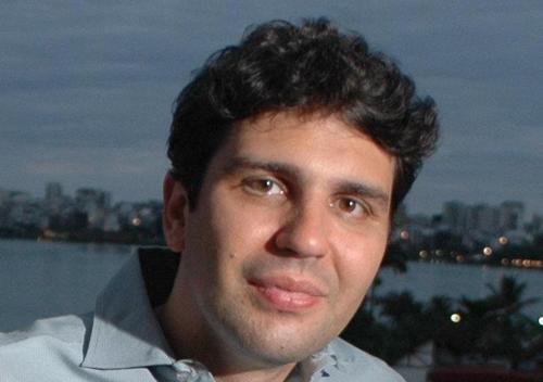 Advogado e empresário. Um curioso profissional. Não falo abobrinhas. Antirracista e anti-linchamentos.
Multimedia man - building his media company. LLB, e-MBA.