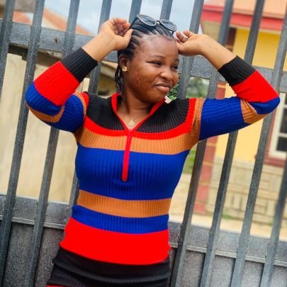 OAU Chemist🧑🏽🔬🧑🏽🔬
Footwear Seller👠👟👞
Lover of history❤️