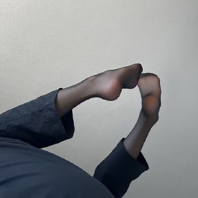 Mrzero547562570's profile picture. 原号https://t.co/6Vy4LjFGfm被封，以后用这个号继续给大家分享。
喜欢丝袜脚，95后夫妻。