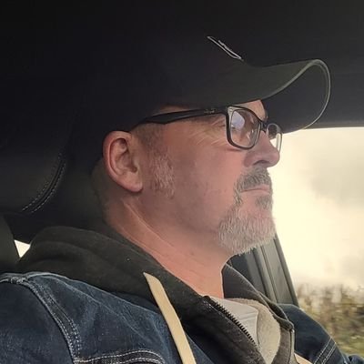 MoorwoodAnt's profile picture. Surf, MTB, Spurs, Beer!