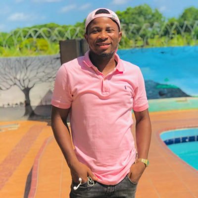 i am just a 💯% #nobossboi. |self -model| full time herbal Doctor. slide into my dm if u’ve got anything related to your health.