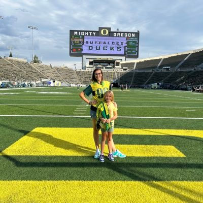 @MegaQuack24 is back, baby QUACK. Somber Dodger Fan ⚾️ Overtly excited Oregon Duck 🦆 Chargers⚡️Single Girl Mom. 69% full of shit. Sober Hufflepuff