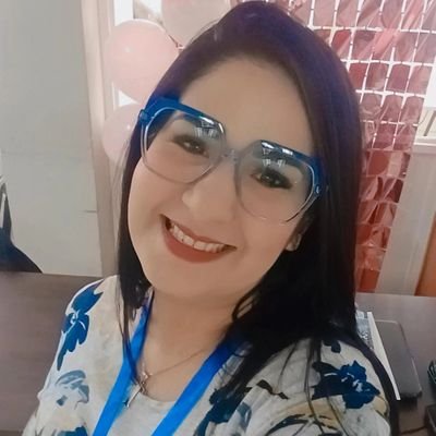 Periodista y psicóloga venezolana. 
Trabajo en el área de Comunicaciones y desarrollo de proyectos de cultura organizacional.