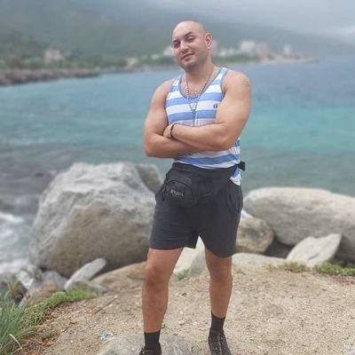 Soy oriental de Sucre pero vivo en Caracas. el amor no es lo mío💔 el sexo no es con todo el que quiera, sino el que yo elija🍆💵