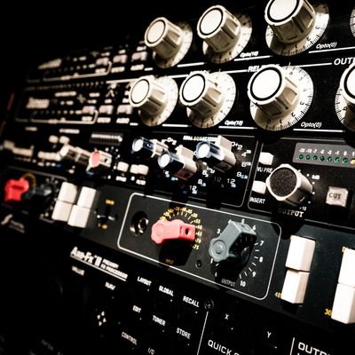 DeReMechanica's profile picture. Bringing technology to you from a different perspective.