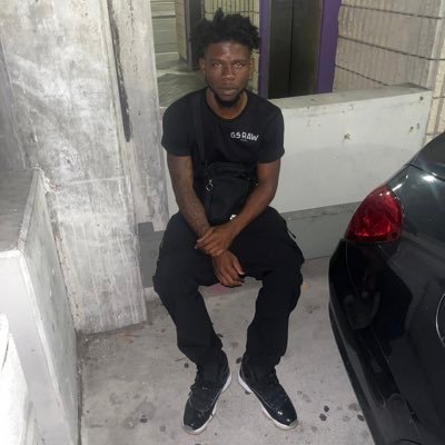 • Entrepreneur 👟 || • Hooper 🏀 || Minnie Lee 🌹 Sonny Boy 🕊️