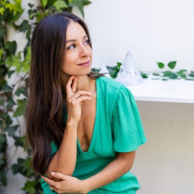 functional nutritionist helping you lose fat and heal your gut in the most health-optimized way as possible.
*courses and coaching info linked below*