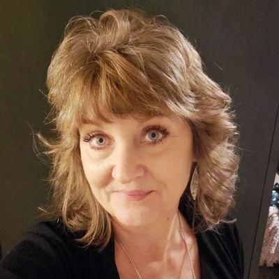 SuzanneReads Profile Picture