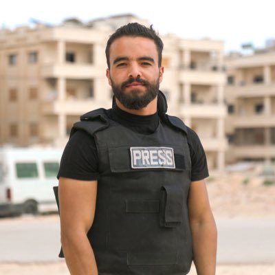 صحفي سوري مُهجر بفعل إجرام الأسد و روسيا، أقيم في مدينة إدلب .. أعمل في إعداد التقارير التلفزيونية والقصص الإنسانية من شمال غربي سوريا.